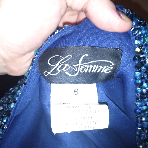 Dress - Picture 2 of 6